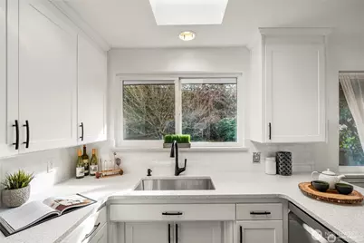 19513 Meridian Avenue N, Shoreline, WA 98133 - Photo 6