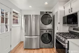 19513 Meridian Ave N, Shoreline, WA 98133 - Photo 8