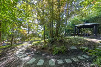 8337 E Mercer Way, Mercer Island, WA 98040 - Photo 30