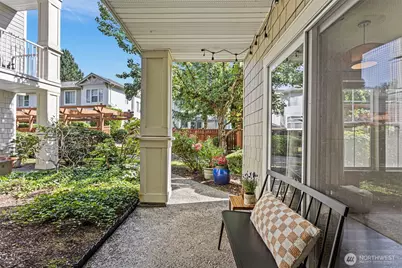 2034 Newport Way NW #11-1, Issaquah, WA 98027 - Photo 4
