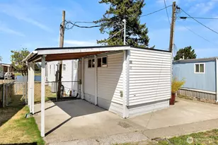 296 Island Aire Dr, Woodland, WA 98674 - Photo 4