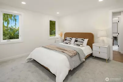 4331 NE 57th Street, Seattle, WA 98105 - Photo 10