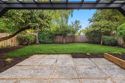 4331 NE 57th Street, Seattle, WA 98105 - Photo 28