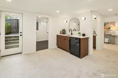 4331 NE 57th Street, Seattle, WA 98105 - Photo 24