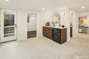 4331 NE 57th St, Seattle, WA 98105 - Photo 24