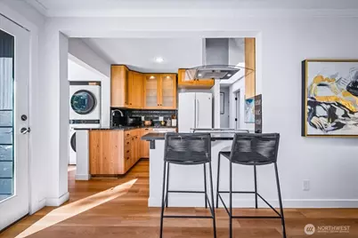 14346 Interlake Avenue N, Seattle, WA 98133 - Photo 8