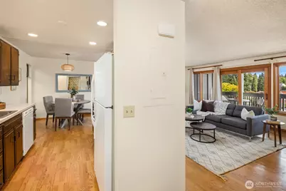 7064 35th Avenue NE #22, Seattle, WA 98115 - Photo 2