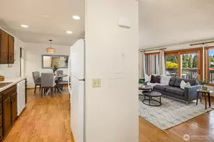 7064 35th Ave NE, Seattle, WA 98115 - Photo 2