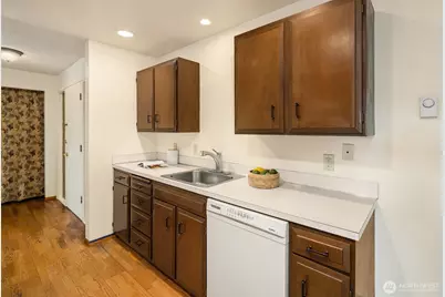7064 35th Avenue NE #22, Seattle, WA 98115 - Photo 4