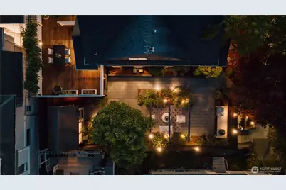 1009 W Crockett Street, Seattle, WA 98119 - Photo 2