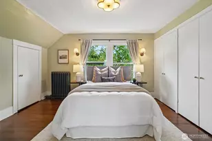 1009 W Crockett St, Seattle, WA 98119 - Photo 18