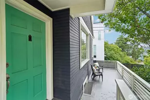 1009 W Crockett St, Seattle, WA 98119 - Photo 6
