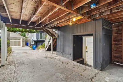 1009 W Crockett Street, Seattle, WA 98119 - Photo 34