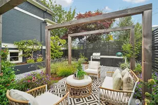1009 W Crockett St, Seattle, WA 98119 - Photo 4