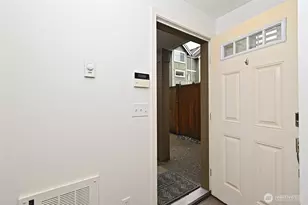 8509 Midvale Ave N, Seattle, WA 98103 - Photo 2