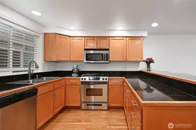 8509 Midvale Avenue N #C, Seattle, WA 98103 - Photo 6