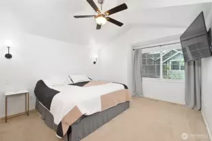 8509 Midvale Ave N, Seattle, WA 98103 - Photo 16