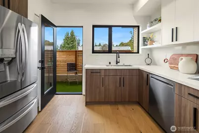 5253 California Avenue SW #F, Seattle, WA 98136 - Photo 10
