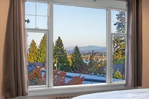 4124 Burke Ave N, Seattle, WA 98103 - Photo 24