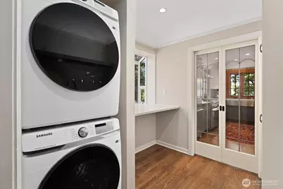 4124 Burke Avenue N, Seattle, WA 98103 - Photo 16