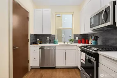709 15th Avenue #B, Seattle, WA 98122 - Photo 6