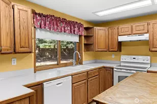 857 Westminster Dr NE, Olympia, WA 98516 - Photo 8
