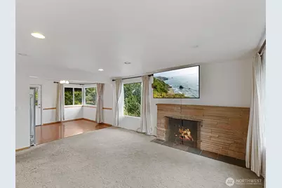 4631 47th Avenue S, Seattle, WA 98118 - Photo 2