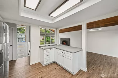 19643 Talbot Road S, Renton, WA 98055 - Photo 12