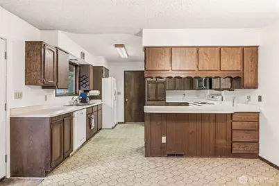 302 Cowlitz Drive, Kelso, WA 98626 - Photo 4