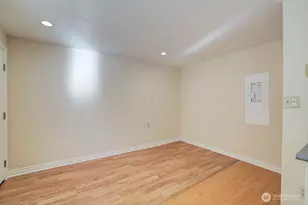 1210 NE 95th St, Seattle, WA 98115 - Photo 10