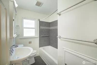 1210 NE 95th Street, Seattle, WA 98115 - Photo 14