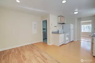 1210 NE 95th St, Seattle, WA 98115 - Photo 12