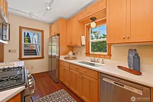 8046 18th Ave NW, Seattle, WA 98117 - Photo 6