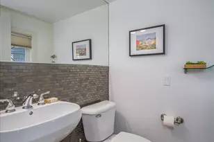 518 Prospect St, Seattle, WA 98109 - Photo 16
