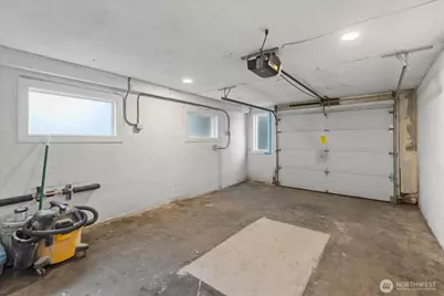 10322 Ashworth Avenue N, Seattle, WA 98133 - Photo 28