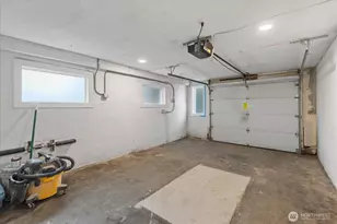 10322 Ashworth Ave N, Seattle, WA 98133 - Photo 28