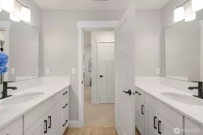 16761 NE Sanwick Place, Bainbridge Island, WA 98110 - Photo 28