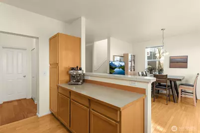 6895 Holly Park Drive S, Seattle, WA 98118 - Photo 8