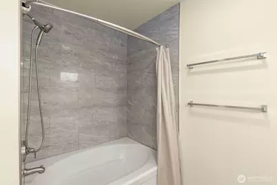 6895 Holly Park Drive S, Seattle, WA 98118 - Photo 18