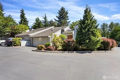 10 143rd Avenue SE, Bellevue, WA 98007 - Photo 1