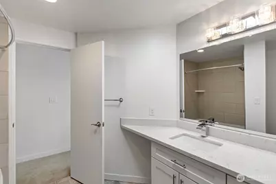 10 143rd Avenue SE, Bellevue, WA 98007 - Photo 18