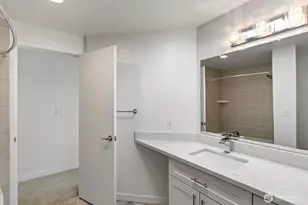 10 143rd Ave SE, Bellevue, WA 98007 - Photo 18
