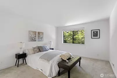 10 143rd Avenue SE, Bellevue, WA 98007 - Photo 16