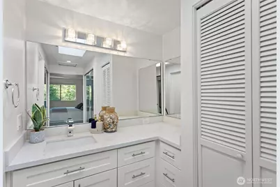 10 143rd Avenue SE, Bellevue, WA 98007 - Photo 20