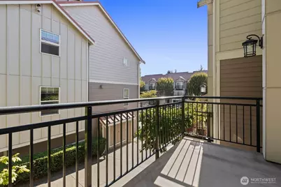12721 SE 41st Place #214, Bellevue, WA 98006 - Photo 8