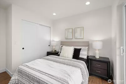 10326 Ashworth Avenue N, Seattle, WA 98133 - Photo 4
