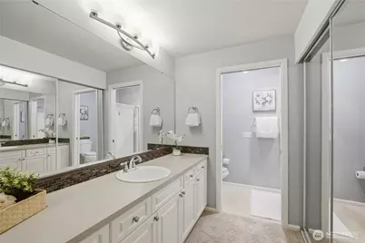 4343 Roosevelt Way NE #404, Seattle, WA 98105 - Photo 16