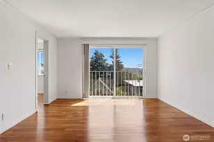 800 N Allen Pl, Seattle, WA 98103 - Photo 2