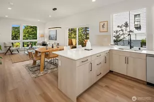 910 29th Ave, Seattle, WA 98122 - Photo 10