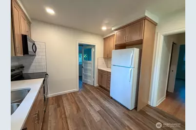641 NW 180th Street, Shoreline, WA 98177 - Photo 10